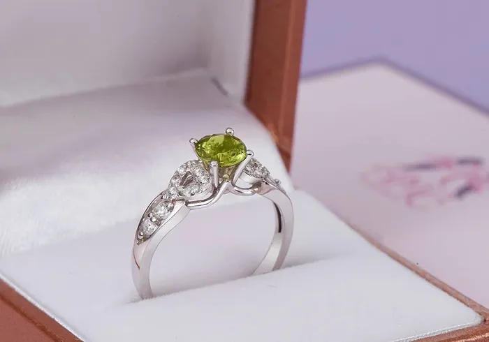 6mm Natural Roundcut Peridot Ring in Sterling Silver AME Jewellery Rings